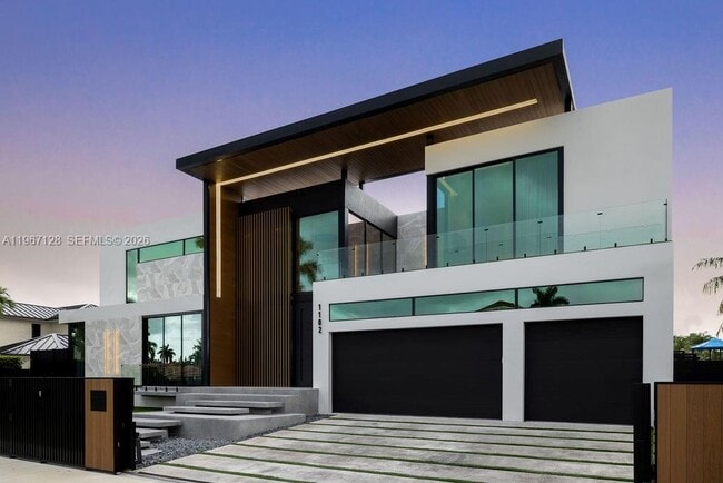 Building Photo - 1102 Washington St