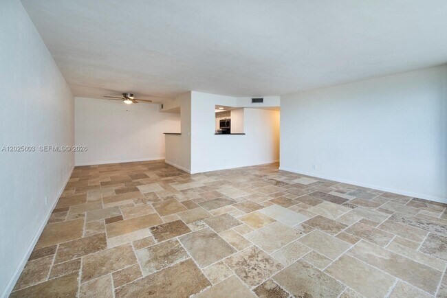 Building Photo - 4010 Galt Ocean Dr