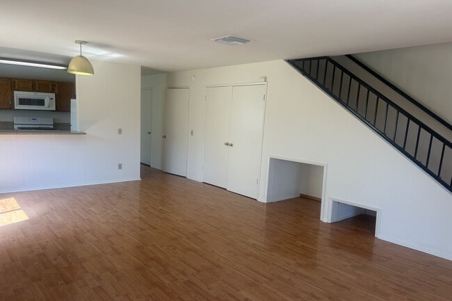 Building Photo - 8515 Saturn St