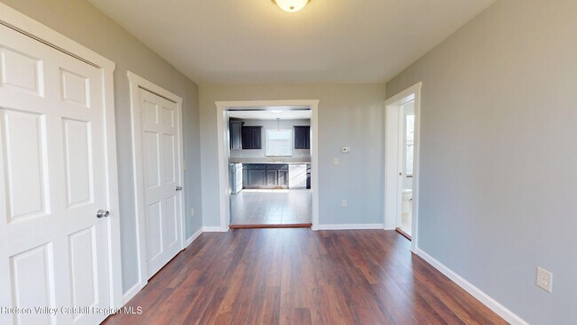 Building Photo - 16 Bailey St