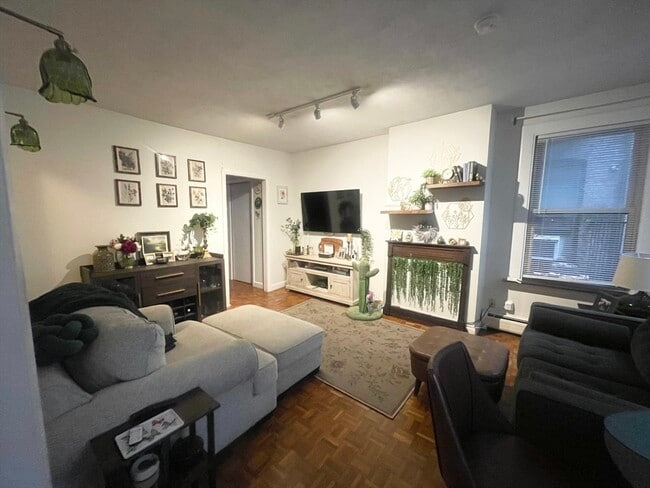 Building Photo - 59 W Cedar St