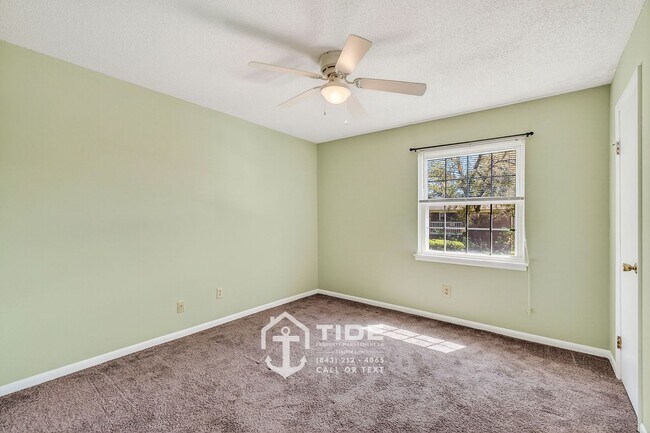 Building Photo - Coastal Convenience on James Island!