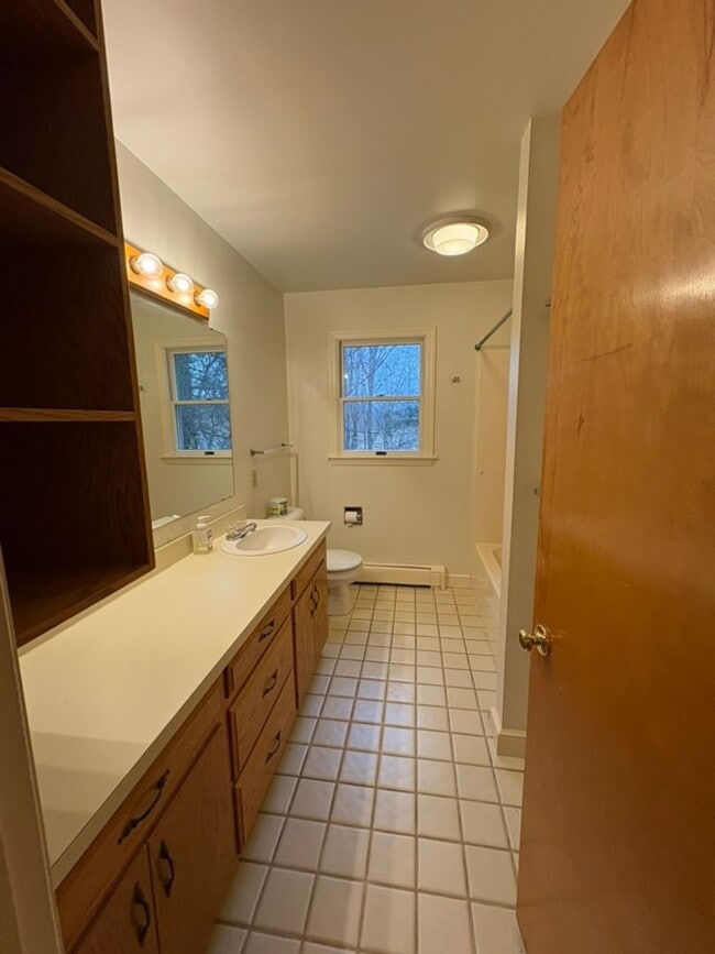 Building Photo - Solid Brick Rancher in Greencastle