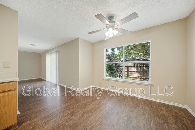 Building Photo - 1117 Stone Hollow