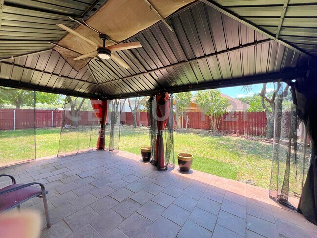 Building Photo - Fantastic 2-Story 5/3/2 in Fort Worth For ...