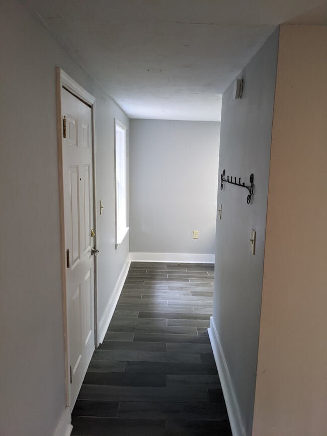 Building Photo - South 16th and a Half