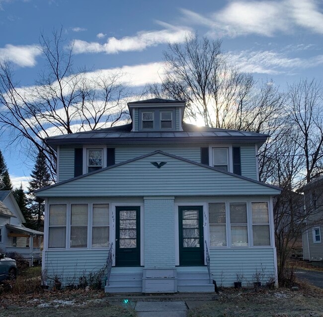 Building Photo - Elm