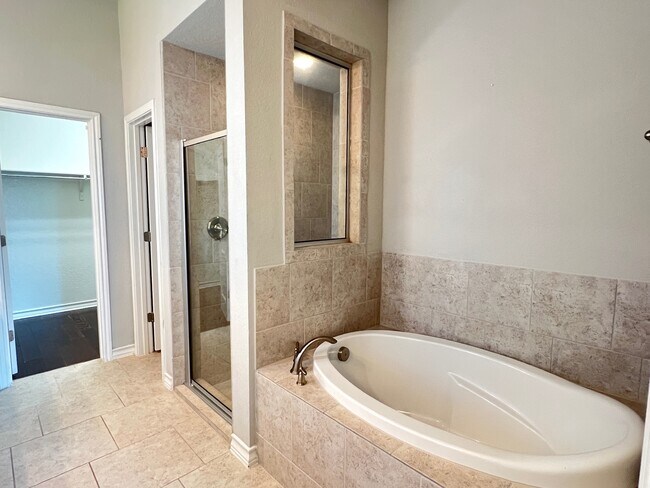 Building Photo - 9740 Innes Pl