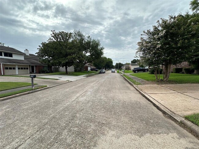 Building Photo - 3647 Palm Grove Dr