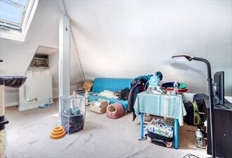 Building Photo - 166 Raymond St