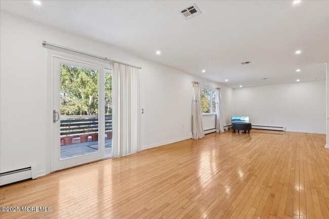 Building Photo - 57 Selkirk Ave