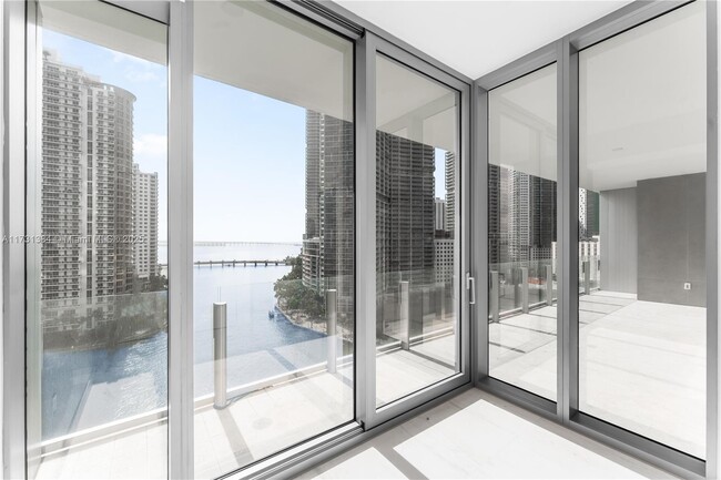 Building Photo - 300 Biscayne Blvd Way