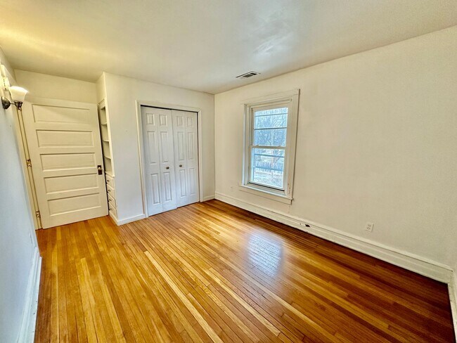 Building Photo - Cozy 3 bedroom home located in South Allentown, PA