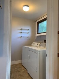 Building Photo - 50 High St