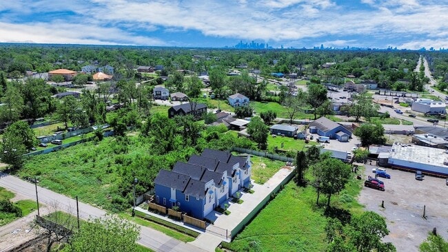 Building Photo - 1053 Glenn Ave