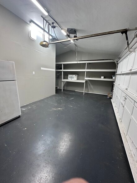 Building Photo - 3801 SW 31st Dr
