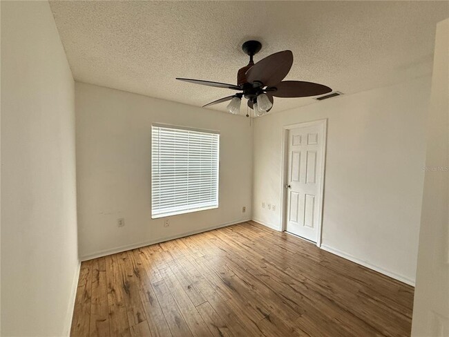 Building Photo - 3900 Oak Pointe Blvd