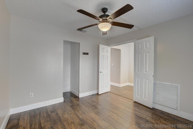 Building Photo - 6165 Belleza Ln