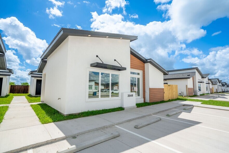 Building Photo - 3548 Hidalgo Cir