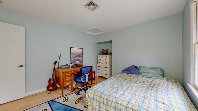 Building Photo - Beautiful Colonial Cape with Fireplace, De...