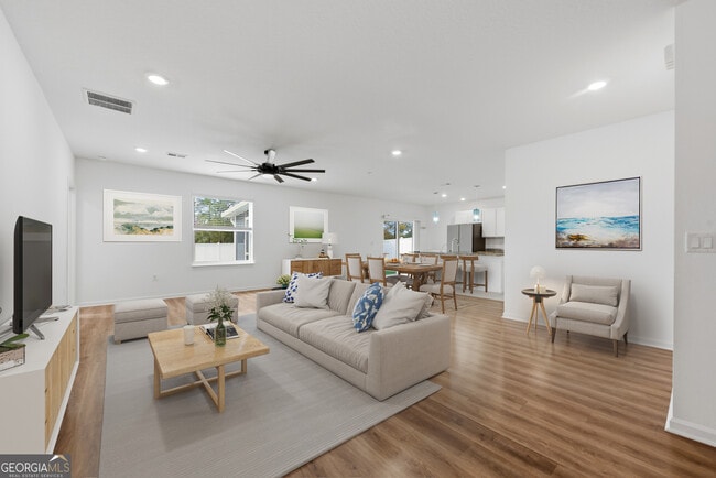 Building Photo - 131 College St