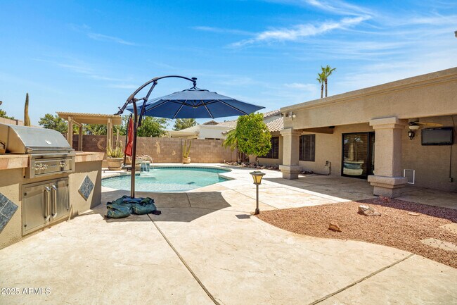 Building Photo - 3062 S Marigold Pl