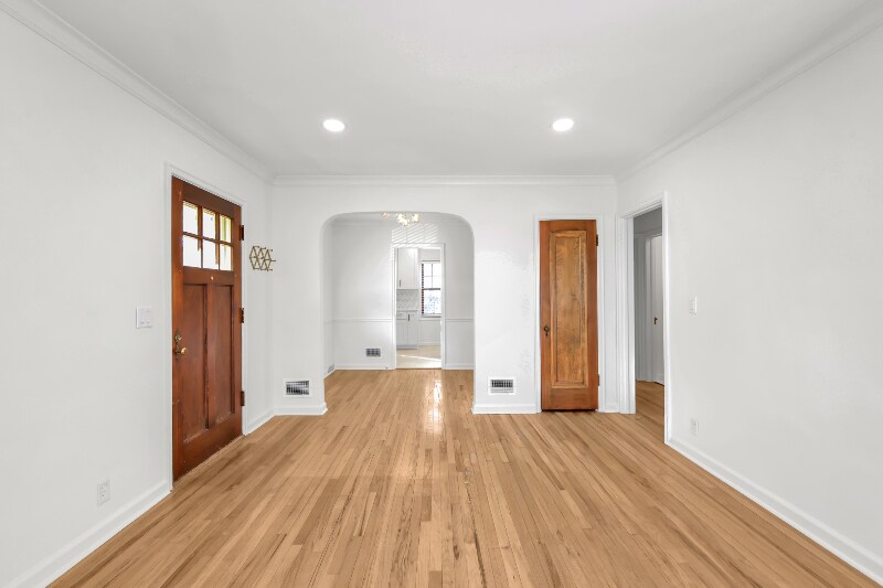 Building Photo - 1927 S 61st St