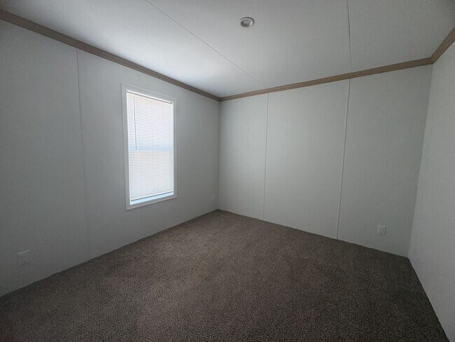 Building Photo - 4502 San Juan Dr S