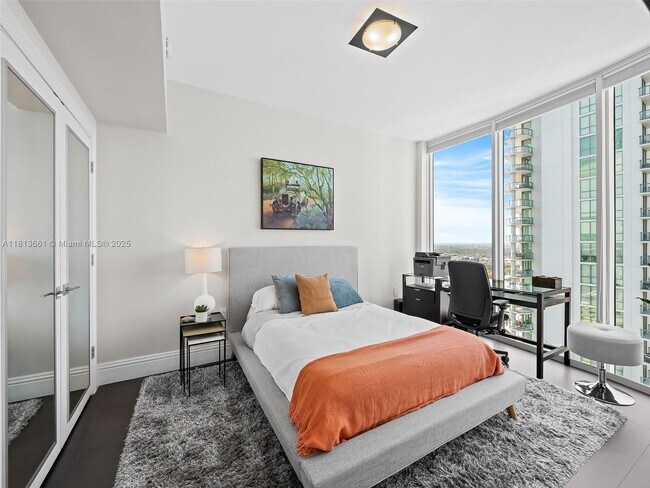 Building Photo - 333 Las Olas Way