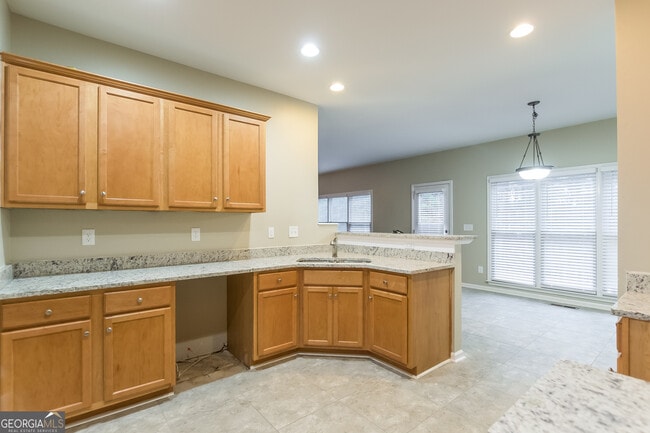 Building Photo - 2485 Worthington Dr
