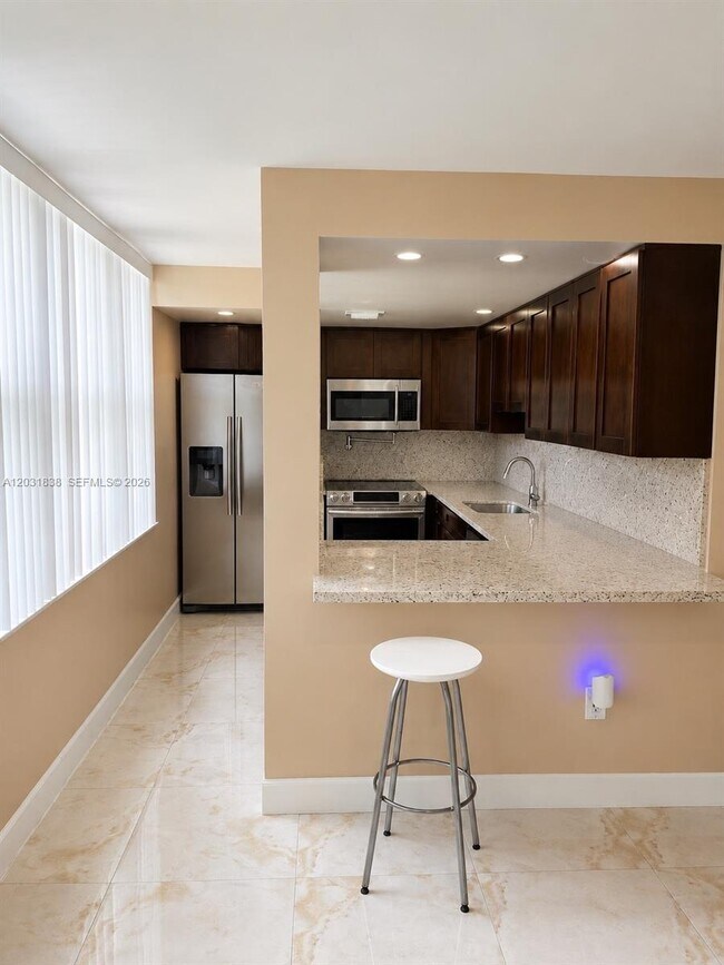 Building Photo - 9420 Tangerine Pl