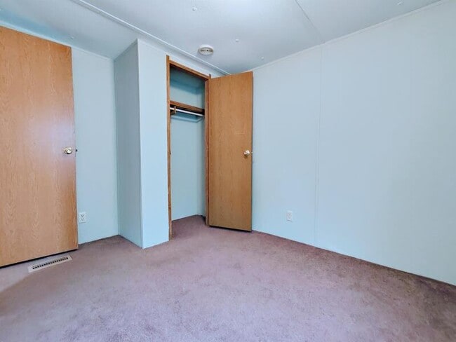 Building Photo - 308 Sunshine Dr