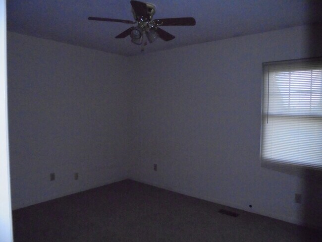 Building Photo - 108 Ridgeway Dr