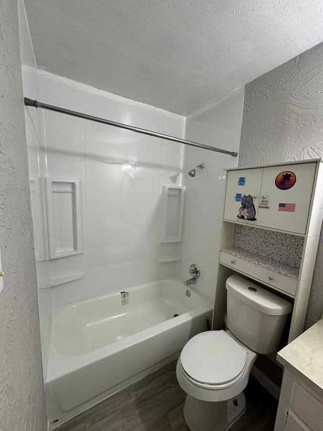 Building Photo - Great location!! Dont miss this 3 Bed house with a good rent