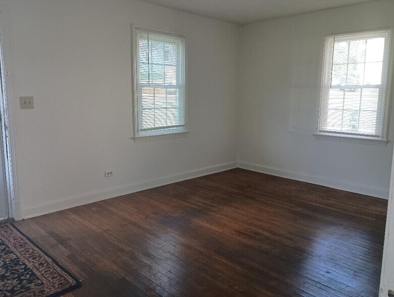 Building Photo - 912 Bolling Ave