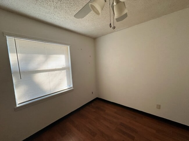Building Photo - 6565 Arancio Dr W