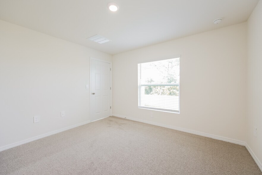 Building Photo - 3016 67th St W