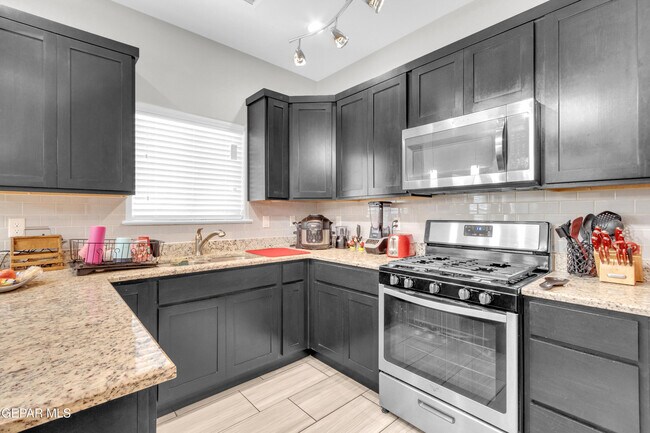 Building Photo - 412 Beech Tree Dr
