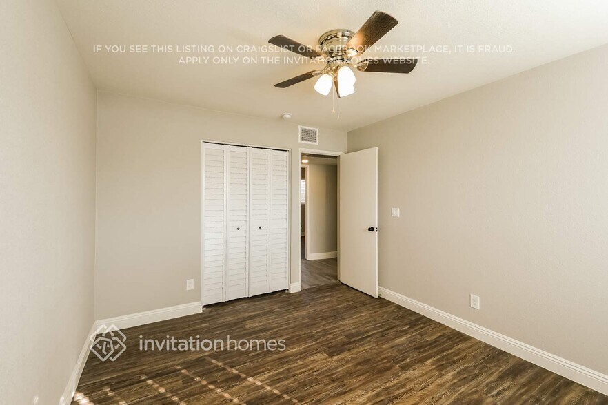 Building Photo - 3136 W Cactus Rd