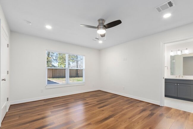 Building Photo - 10218 Moorberry Ln