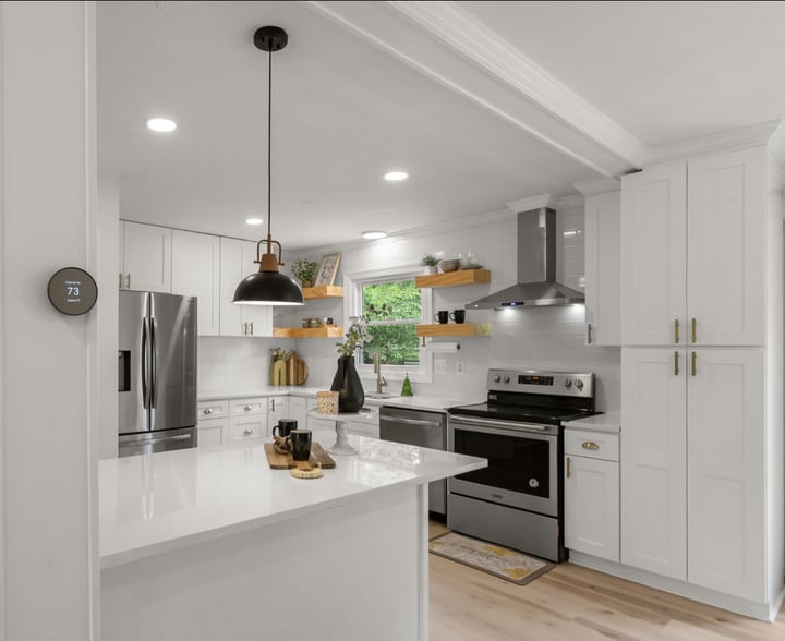 Kitchen - 13405 Wisteria Dr