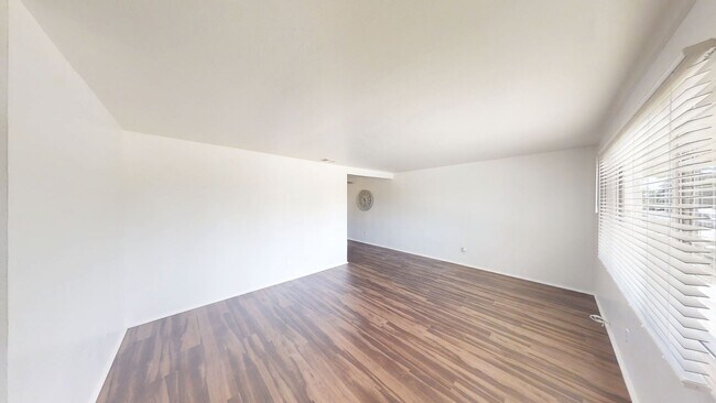 Building Photo - 12315 13th St