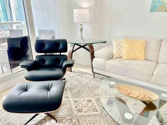 Building Photo - 1717 N Bayshore Dr