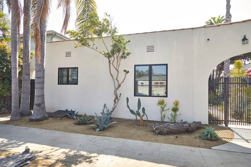 Building Photo - 640 Santa Clara Ave