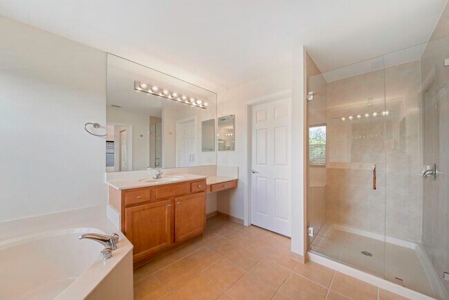 Building Photo - 8895 Chestnut Ridge Way