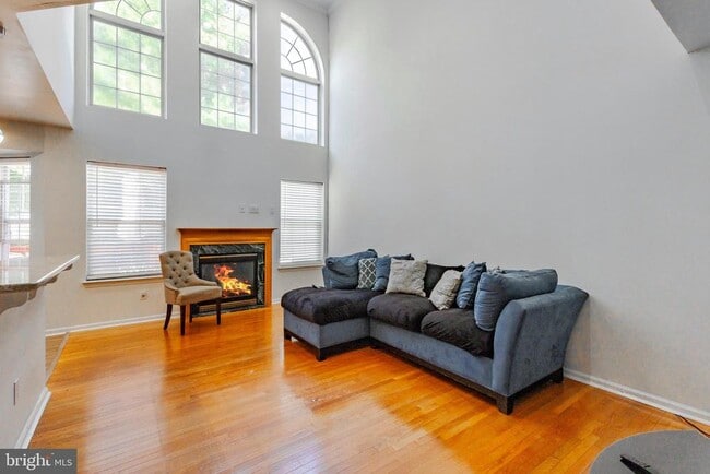 Building Photo - 34 Birmingham Dr