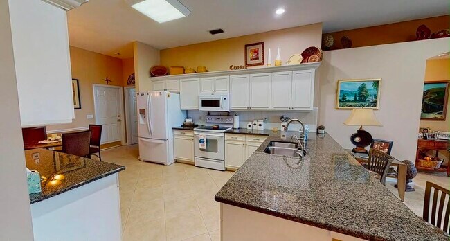 Building Photo - 635 Venetto Ct