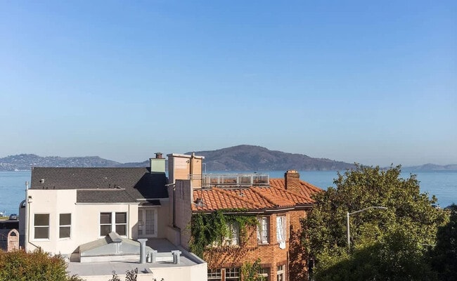 Building Photo - 3689 Fillmore St