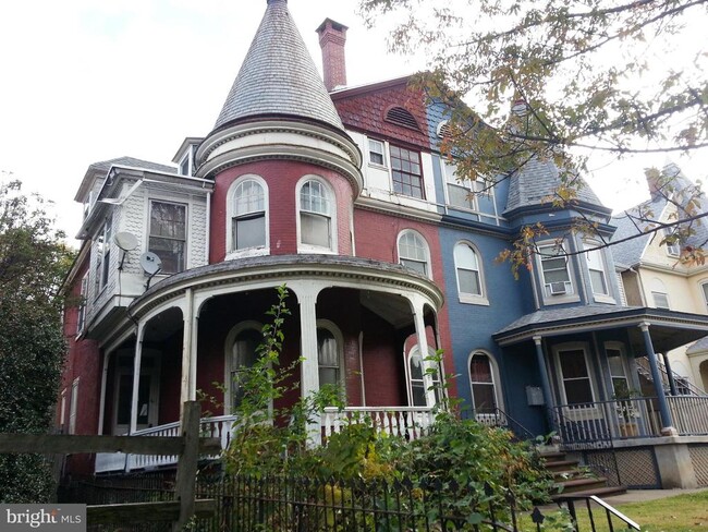 Primary Photo - 1327 Perkiomen Ave