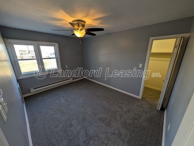 Building Photo - Well-Maintained 3 Bedroom Ranch with Fenced Yard and 2.5 Car Garage